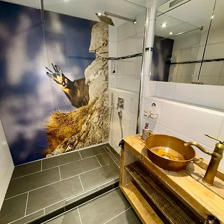Appartement Zur Gluecklichen Gams - Mit Huettenvibes In Fuer 1-8 Gaeste Oberstdorf