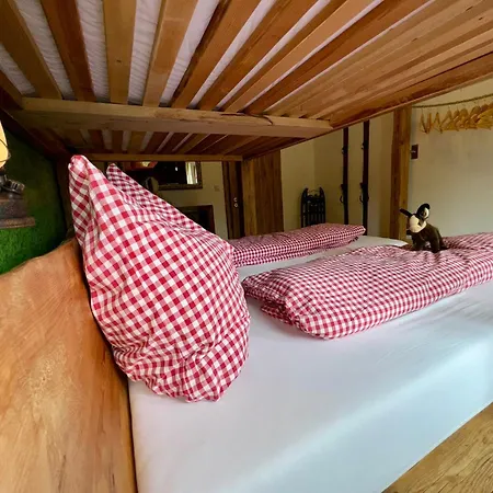 Appartement Zur Gluecklichen Gams - Mit Huettenvibes In Fuer 1-8 Gaeste